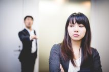 ドS上司に説教をされるも興奮で手が震えるドM部下