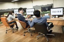 社員全員のデスクトップ画像を社訓の画像に強制変更